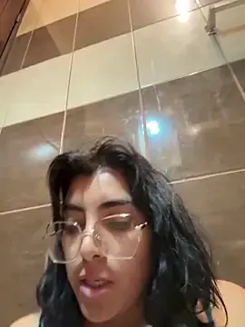 Stripchat Free Porn Cam of MartinaSooler