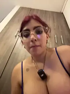 Stripchat Live Porn of MartinaSooler