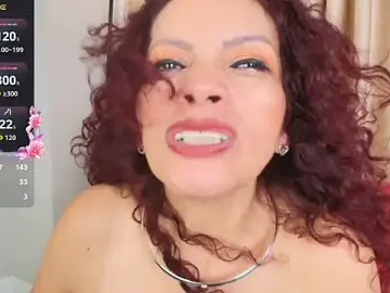 Stripchat Sex Cam of Kasandra_Gomez