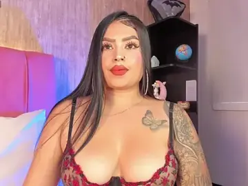 Stripchat Sex Cam of Kendra_kobein