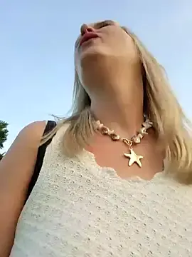Stripchat Free Porn Cam of Sexybiene969