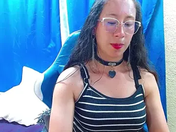 Stripchat Sex Cam of Gia_leinn