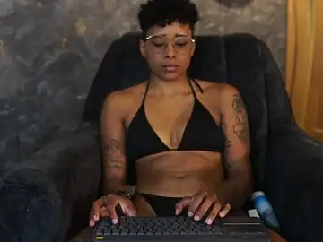 Stripchat Free Porn Cam of kelly_thomson