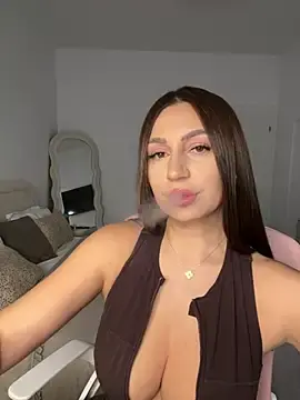 Stripchat Sex Cam of ClaraaJoy