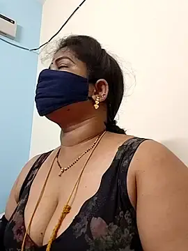 Stripchat Nude Webcam of gaurika18