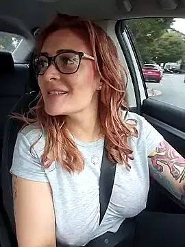 Stripchat Free Porn Cam of HollyTattoo