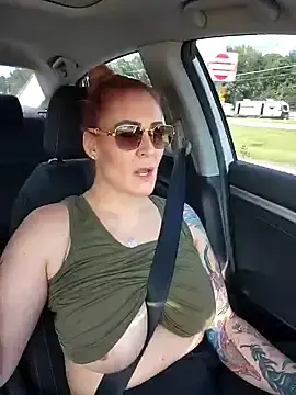 Stripchat Live Sex of HollyTattoo