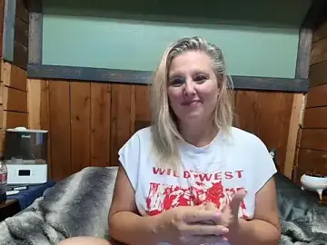 Stripchat Live Sex Cam of lisaxlovexxx