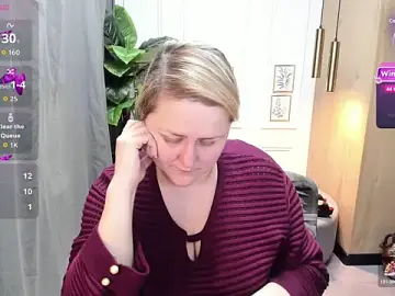 Stripchat Live Sex Cam of ScarlettSoft