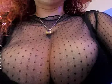 Stripchat Live Sex Cam of ebbafernandez_
