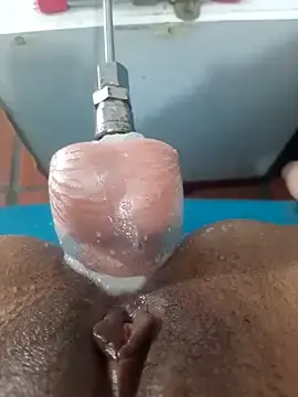 Stripchat Free Porn Cam of Hot_bunny_2024
