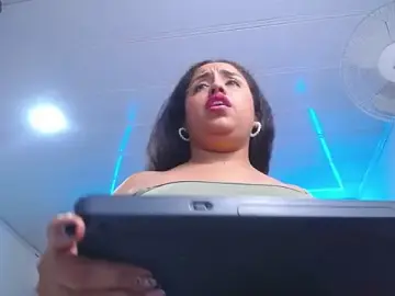 Stripchat Adult Webcams of cristal_horny19