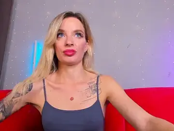 Stripchat Sex Cam of AlinaLovelyX
