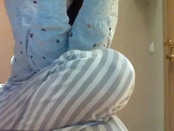 Stripchat Sex Cam of khu_yam