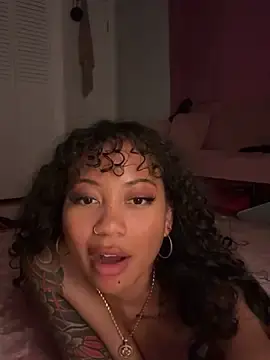 Stripchat Watch Live Sex Cams of thebrattyprincess