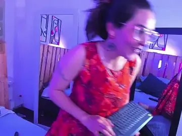 Stripchat Free Live Porn of emily_amaya