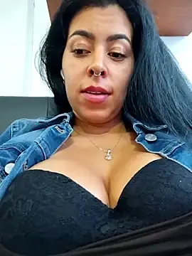 Stripchat Live Sex Cam of Luianna