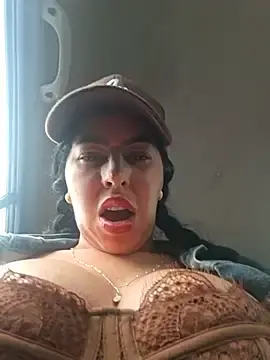Stripchat Sex Cam of Luianna