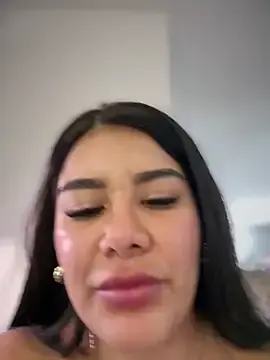 Stripchat Free Porn Cam of Issane_Peru
