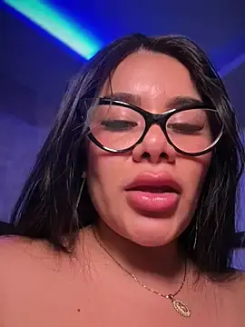 Stripchat Watch Live Sex Cams of Issane_Peru