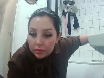 Stripchat Live Sex Cam of magical_mia