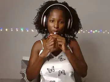 Stripchat Sex Cam of SoftRosee