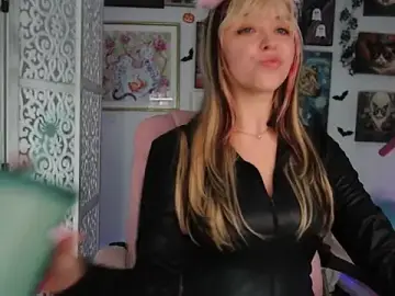 Stripchat Live Sex of makiyahbelle