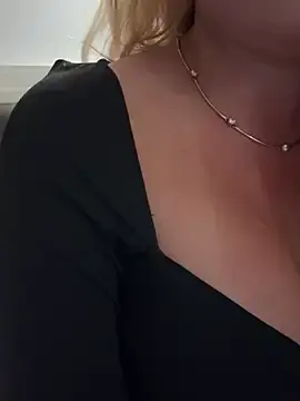 Stripchat Adult Webcam of ythmlshshs