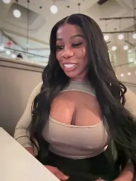 Stripchat Free Live Porn of Belle___