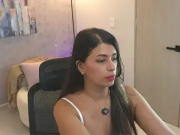 Stripchat Live Sex Cam of gia_watsonn