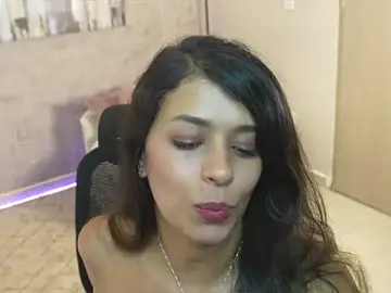 Stripchat Watch Live Sex Cams of gia_watsonn
