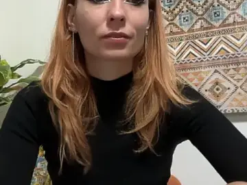 Stripchat Free Porn Cam of karo123421