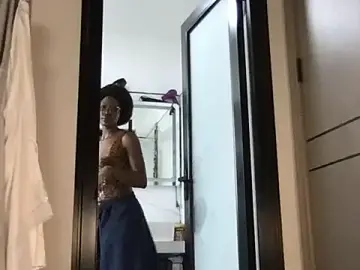 Stripchat Nude Webcam of choco_petite