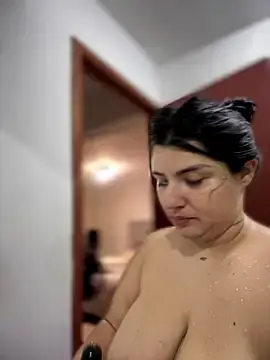 Stripchat Live Sex of horny_roomiess