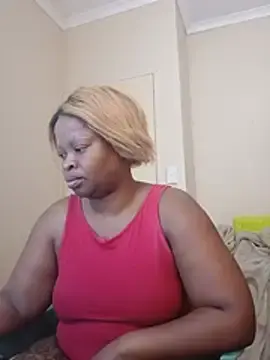 Stripchat Sex Cam of curvybigAssxx