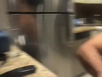 Stripchat Nude Webcam of BigGuyMuscle