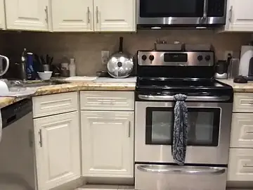 Stripchat Free Porn Cam of BigGuyMuscle