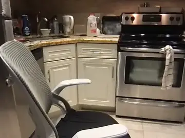 Stripchat Nude Webcam of BigGuyMuscle