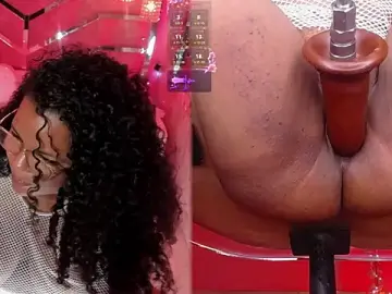 Stripchat Free Porn Cam of MhiaRey