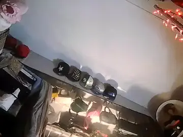 Stripchat Adult Webcam of ShysluutGia