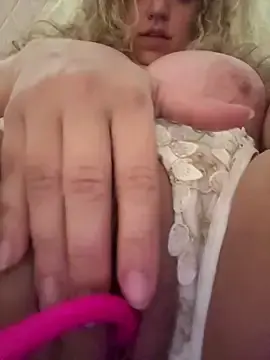 Stripchat Watch Live Sex Cams of miamellycious