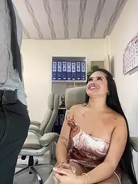 Stripchat Live Sex Cam of Sara_fun