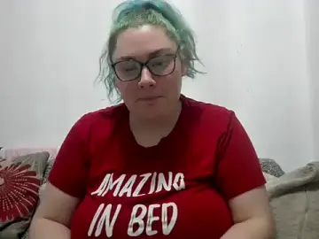 Stripchat Free Porn Cam of Bustycurves