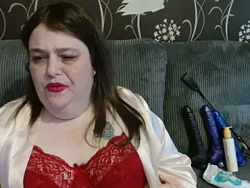 Stripchat Free Live Porn of HousewifeMilf_Courtney