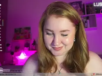 Stripchat Adult Video Chat of ollydoll92