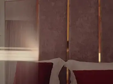 Stripchat Free Porn Cam of MilaDYstarlight