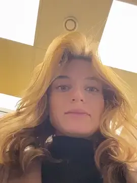 Stripchat Nude Webcam of -AngelAri-