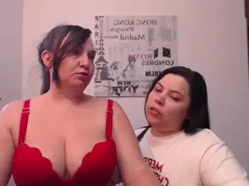 Stripchat Nude Webcam of Tinna_Sarah