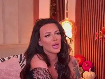 Stripchat Free Live Porn of OliviaNoirr