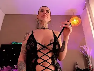 Stripchat Free Live Porn of GinebraaFox_